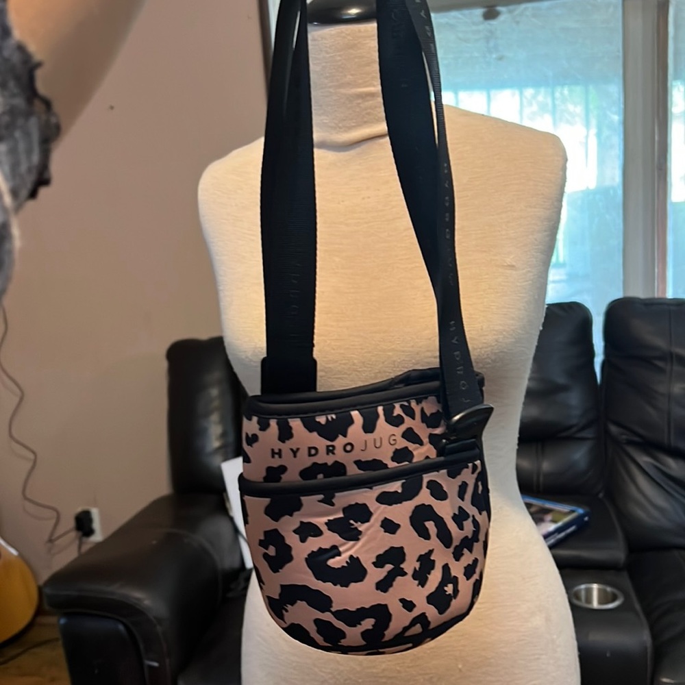 Hydro jug sleeve